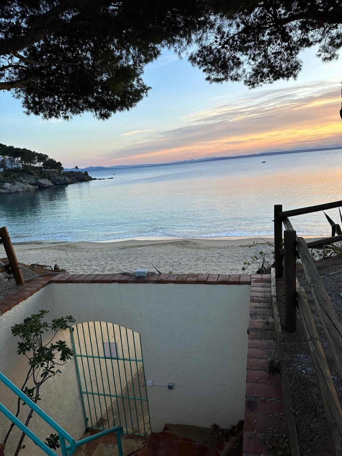 En Almadraba Vista Al Mar Inmo Asesoria El Akel * Roses